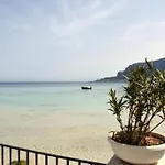 Mare Holidays